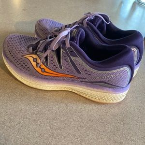 Brooks Saucony Triumph ISO Women’s Size 9